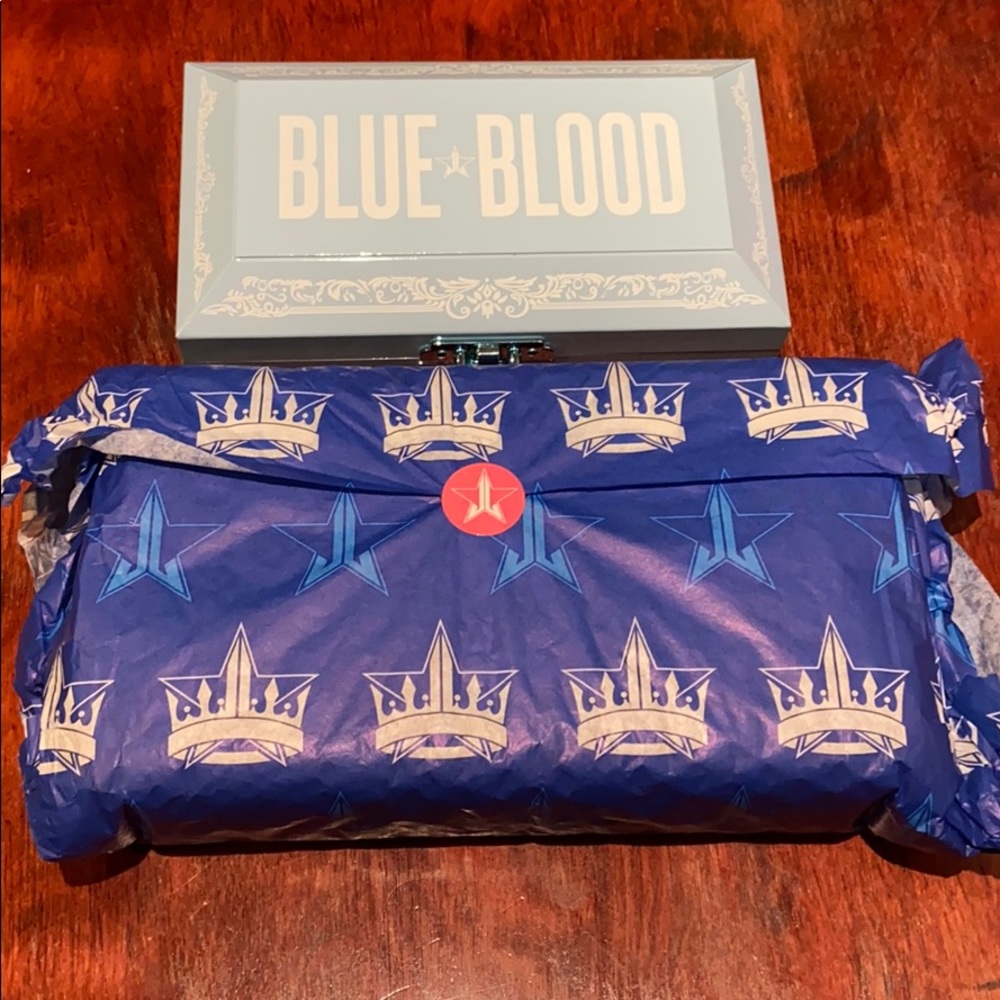 Brand New In Wrapping Blue Blood Palette 💙
